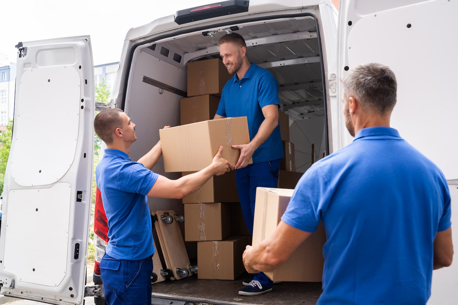 5 Benefits of Hiring Professional Movers